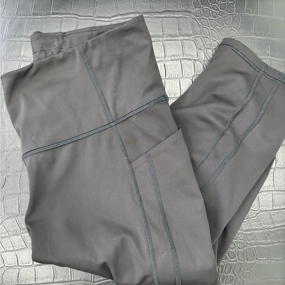 ☀️4 for $25☀️ Athleta Ultimate Stash Crop